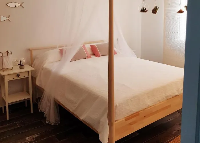 Ideal Parelles Aptm Amb Encant Estil Mediterrani I Tranquil A Llanca